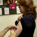 La respuesta es más efectiva si se vacuna a los hombres en la mañana y las mujeres en la tarde.