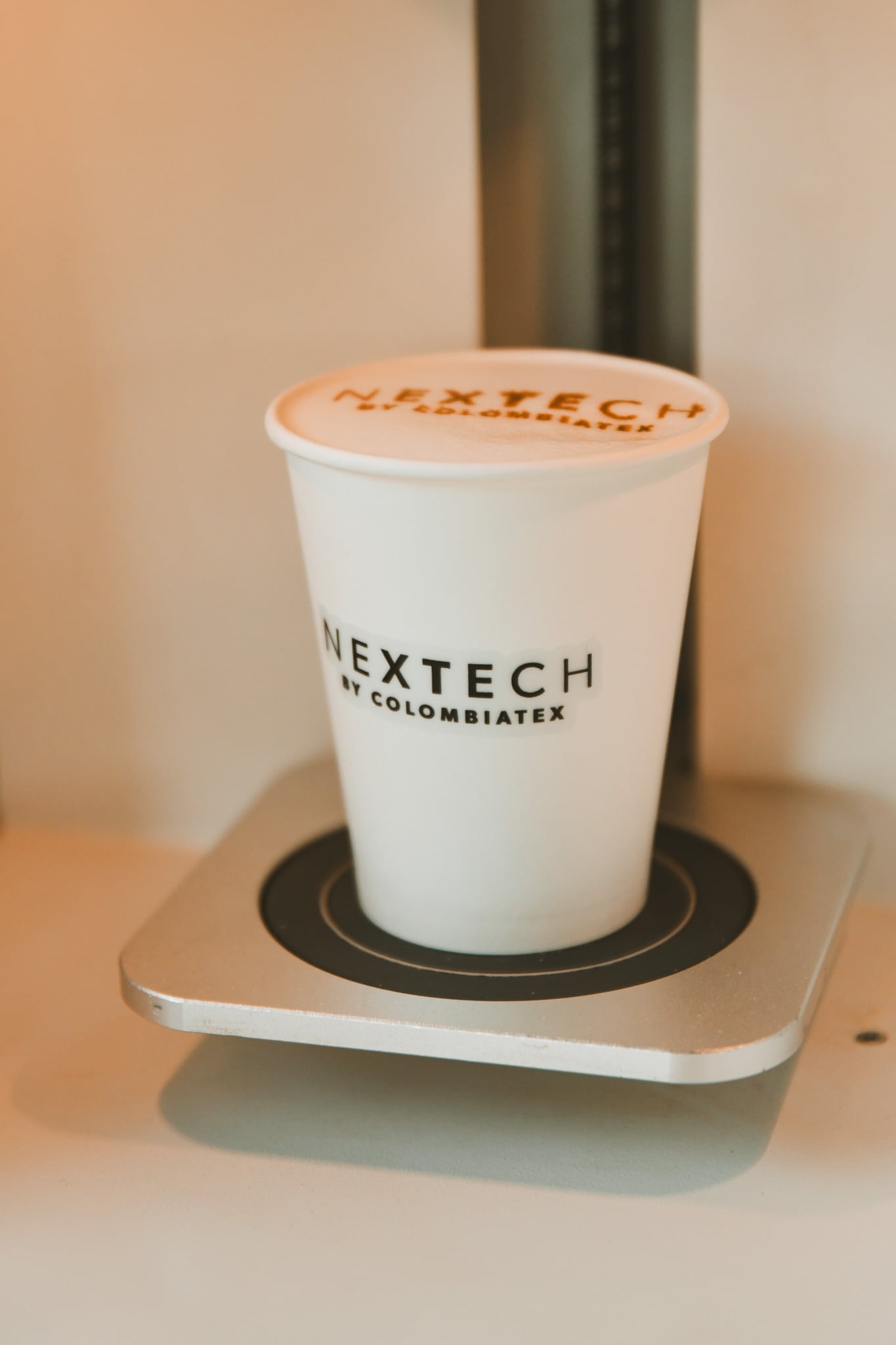 La primera edición de NexTech reunirá del 22 al 24 de septiembre a más de 100 expositores y esperan cerca de 5.000 compradores y visitantes especializados de 20 países. Maquinaria, inteligencia artificial, automatización, analítica de datos y software serán protagonistas de un encuentro que busca acelerar la transformación tecnológica del Sistema Moda.