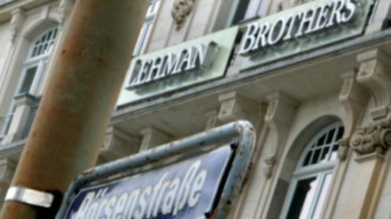 El banco Lehman Brothers se declaró en bancarrota y todas las bolsaas de valores en el mundo amenazan con un desplome inusitado.