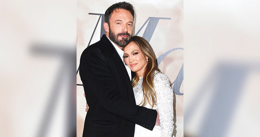 Jennifer Lynn Lopez​ es una actriz, cantautora, bailarina, productora, diseñadora y empresaria estadounidense.