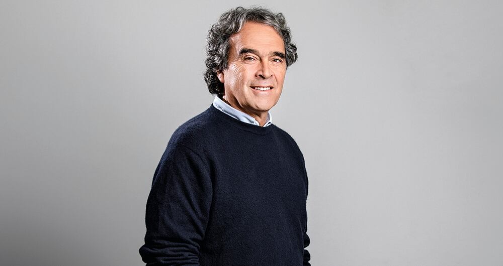 “EL PRESIDENTE ODIA GOBERNAR Y SOLO LE INTERESA TENER A LA GENTE EN LAS CALLES, SABE QUE ES SU MEJOR CORTINA DE HUMO”.Sergio Fajardo