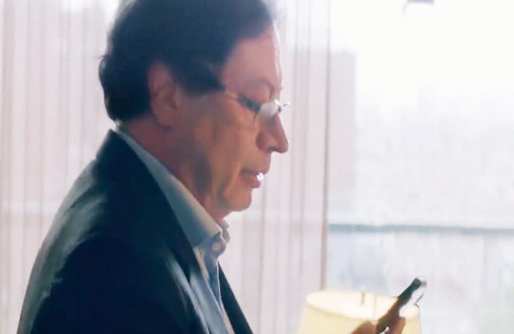 El candidato publicó emotivos videos con el objetivo de convencer a más electores en la segunda vuelta.