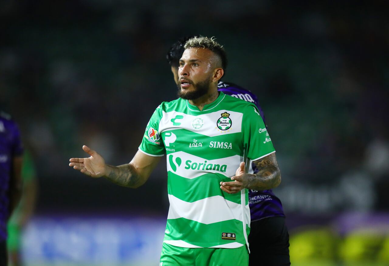 Duván Vergara con los colores del Santos Laguna mexicano.