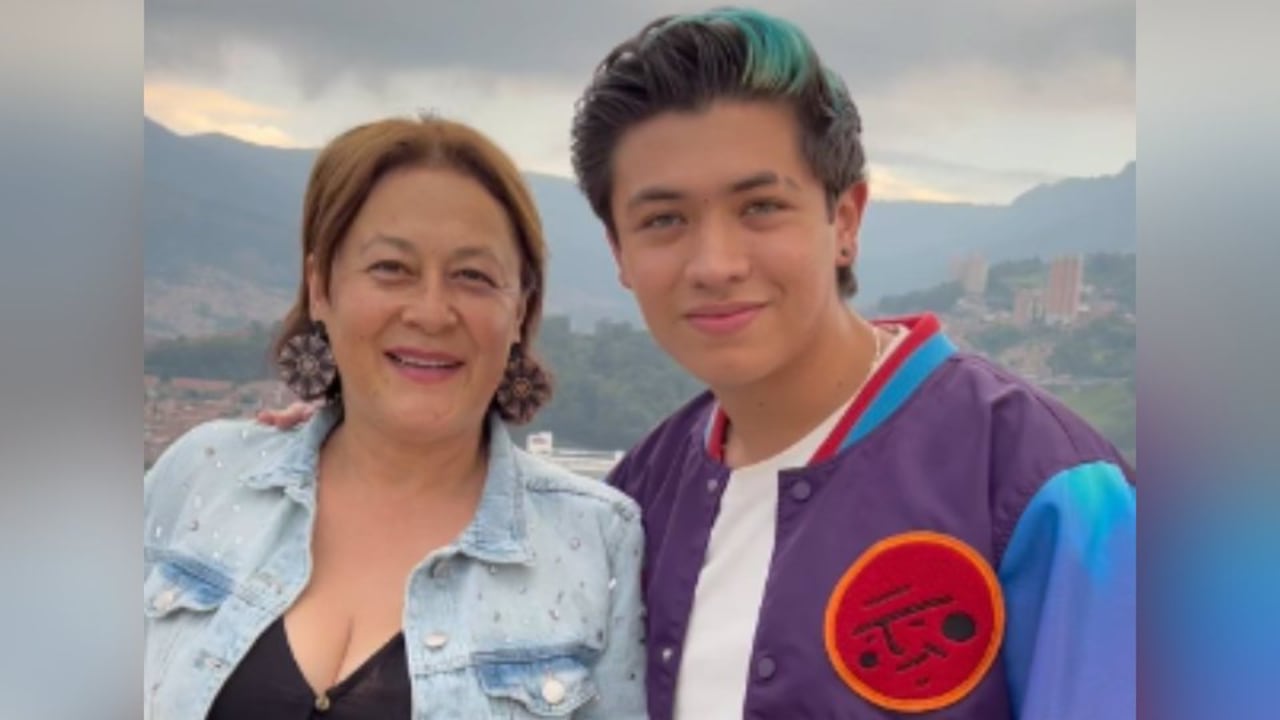 Alina Lozano junto a Jim Velásquez.