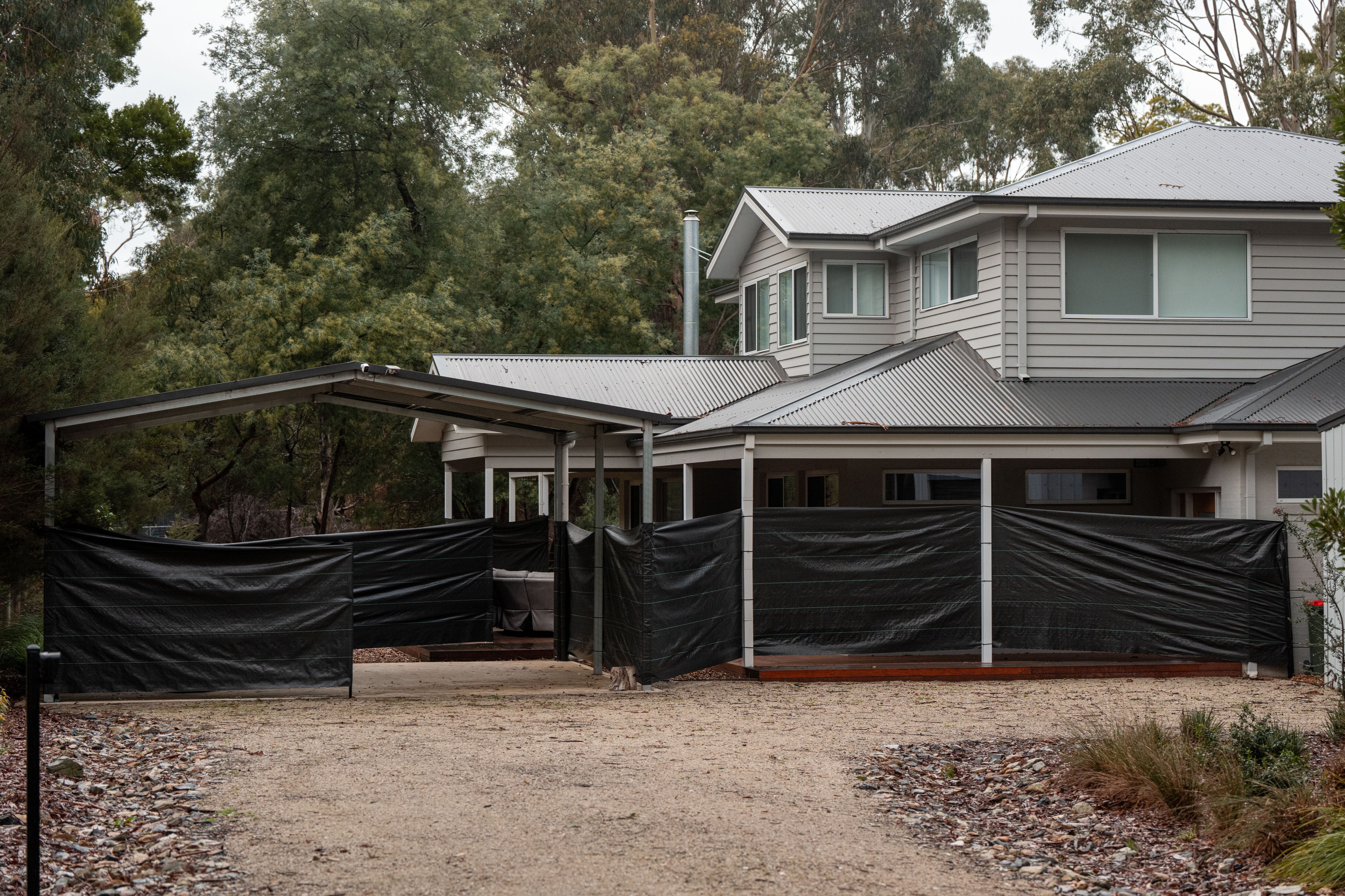 Se muestra la casa de Erin Patterson el 1 de julio de 2025 en Leongatha, Australia. El jurado comenzó sus deliberaciones en el juicio de Patterson por los "Asesinatos en Hongos", y se espera el veredicto en unos días. (Foto de Asanka Ratnayake/Getty Images)