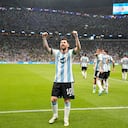 Lionel Messi de Argentina celebra después de anotar el primer gol de su equipo durante el partido de fútbol del grupo C de la Copa Mundial entre Argentina y México, en el Estadio Lusail en Lusail, Qatar, el sábado 26 de noviembre de 2022.