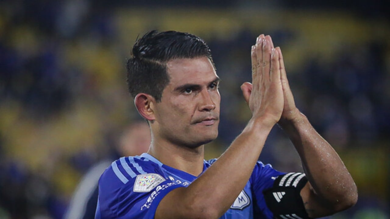 Mackalister Silva pidiendo perdón a los hinchas de Millonarios tras el pálido empate en Bogotá contra Once Caldas (Fecha 18 - Liga BetPlay 2025-ll).