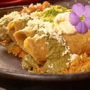 Julio González dirige la cocina del restaurante Catrín, donde fusiona todos sus conocimientos gastronómicos con los platos típicos mexicanos y los productos colombianos.