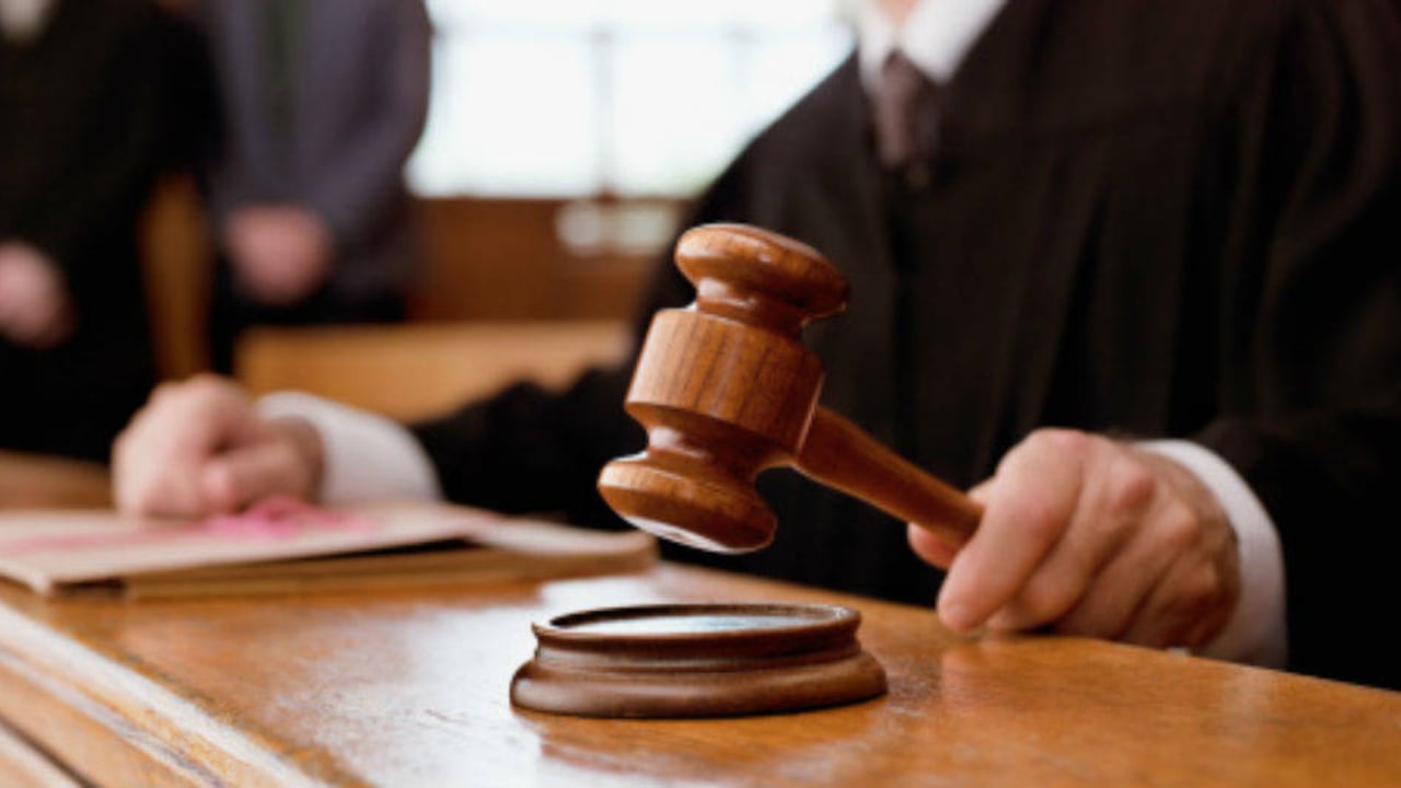 Las firmas están enfrentadas por la repartición de dividendos, el desarrollo de energías renovables no convencionales.