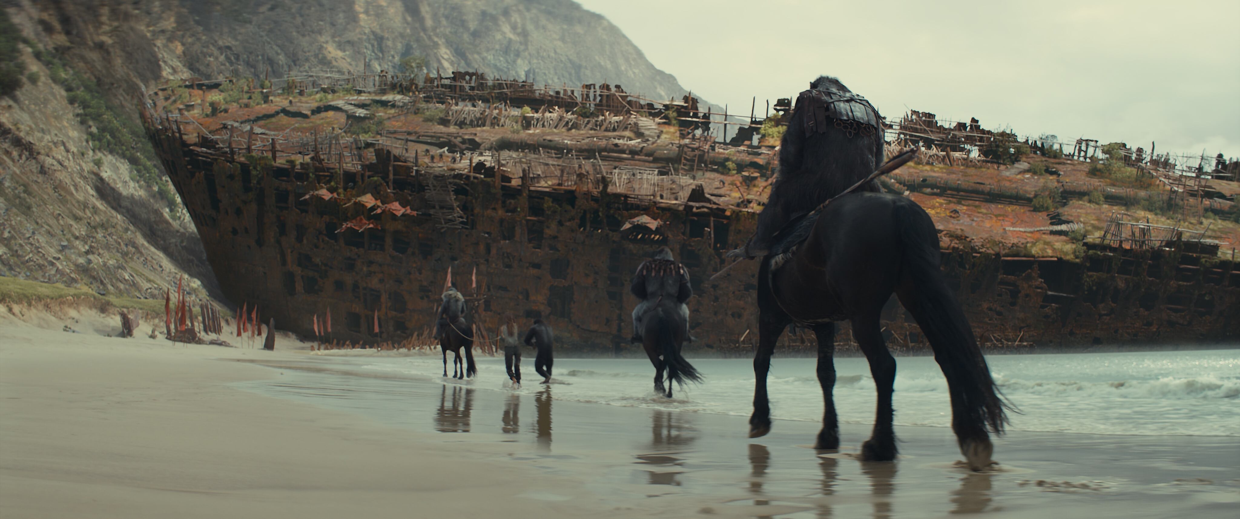 KINGDOM OF THE PLANET OF THE APES recrea esos escenarios impresionantes de la saga.