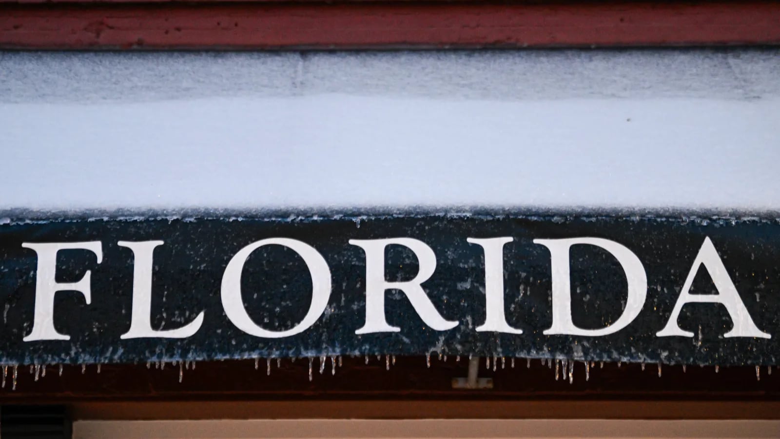 Meteorólogos alertan sobre un frente ártico que podría traer nieve ligera y heladas al norte de Florida este fin de semana.