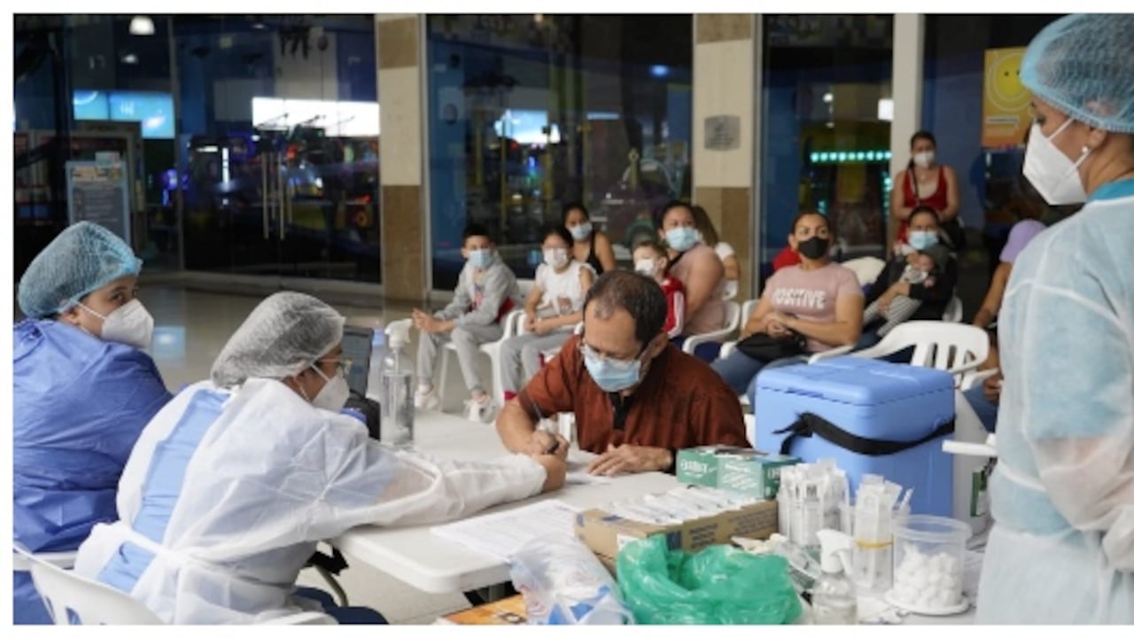En Cúcuta, el objetivo es llegar a fin de año con el 80 % de las personas vacunadas con las dos dosis y el 70 % con dosis de refuerzo.
