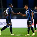 GEWISS STADIUM, BERGAMO, ITALY - 2021/10/03: Duvan Zapata (L) of Atalanta BC celebrates with Luis Muriel of Atalanta BC after scoring a goal from a penalty kick during the Serie A football match between Atalanta BC and AC Milan. AC Milan won 3-2 over Atalanta BC. (Photo by Nicolò Campo/LightRocket via Getty Images)