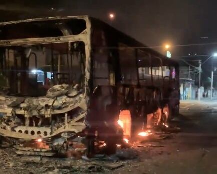 Imagen disturbios descenso Santos Brasil.