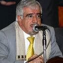 “Yo me acostumbré a que al sistema no le importe lo que exija la ciudadanía, que ustedes representan. Los ponentes escucharán sus propuestas pero no se hagan ilusiones”, advirtió el representante a la Cámara del Polo Democrático, Germán Navas Talero, dirigiéndose a quienes se encontraban en la audiencia pública.
“Aquí se hace lo que dice el Príncipe. El concepto del común de las gentes poco le gusta al gobierno”, añadió el congresista Navas. El representante del Polo además dejó constancia de que al comienzo de la audiencia pública la única representante de la coalición del gobierno que estaba en presente era la Presidenta de la Comisión Primera de la Cámara, Karime Mota y Morad (del Partido de la U). Foto: Guillermo Torres/SEMANA