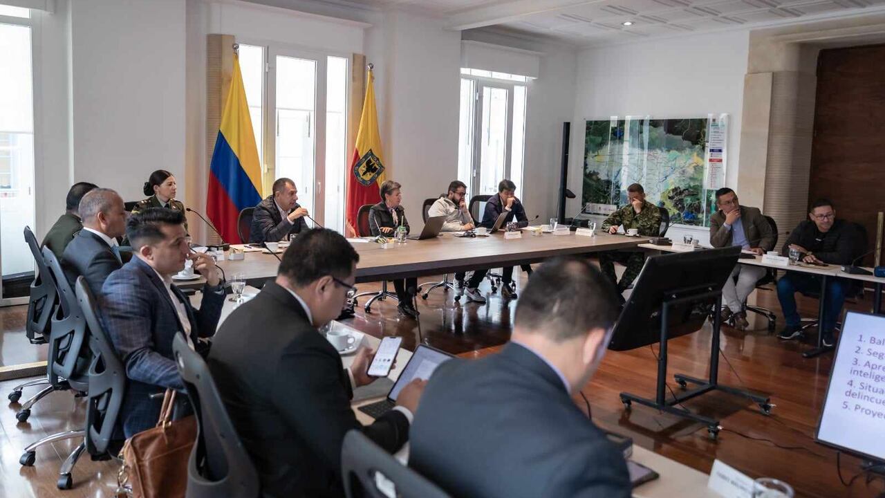 La alcaldesa Claudia López lideró un consejo de seguridad en la Alcaldía de Bogotá