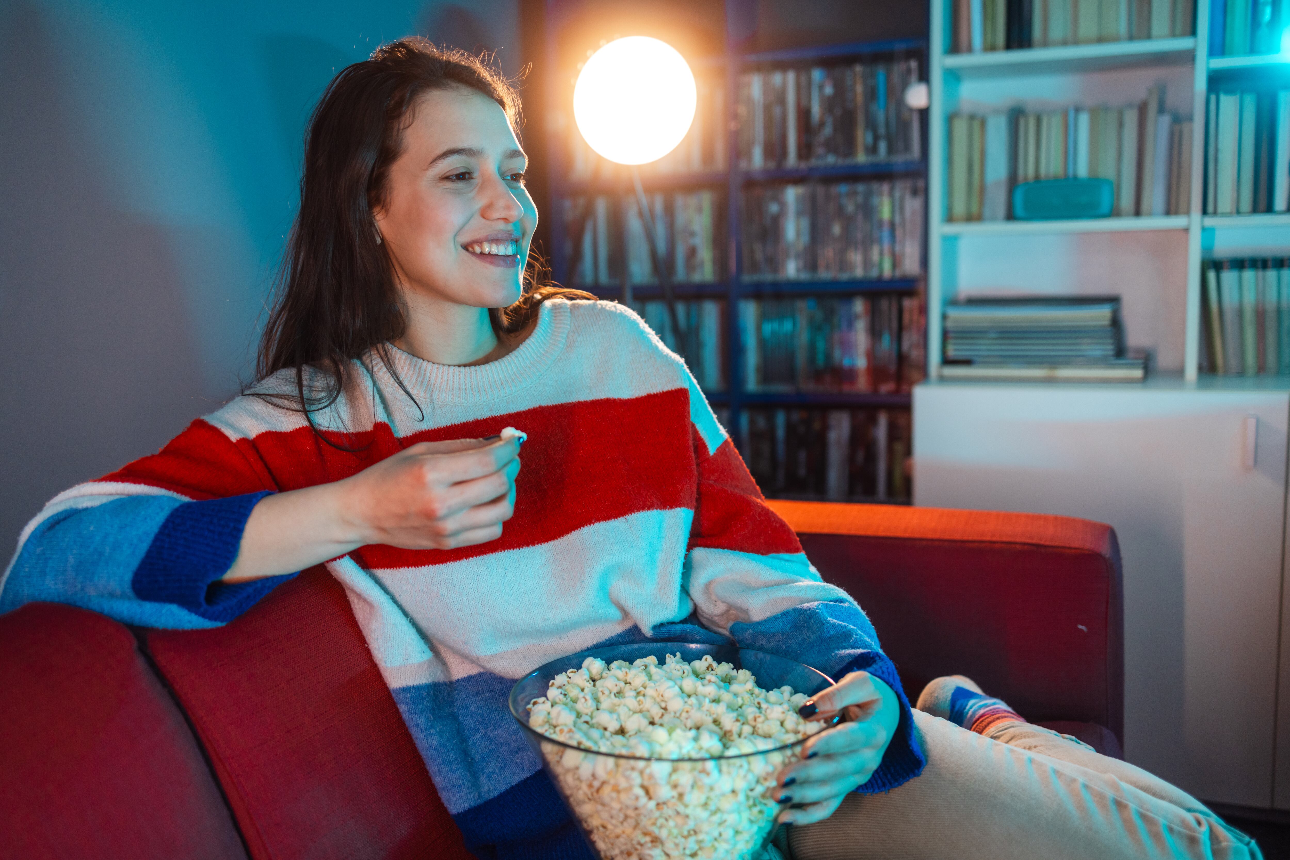 Ver películas los fines de semana es una tradición popular.