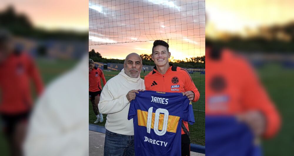 Mauricio Serna y James Rodríguez en la sede de Boca Juniors, en Buenos Aires (Argentina)