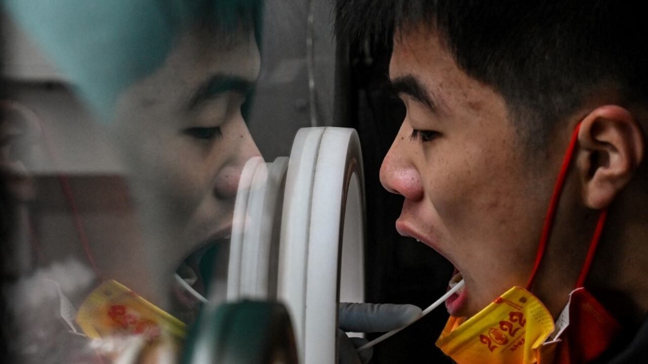 China vive un repunte de contagios luego que el país moderara las restricciones para combatir la pandemia de covid-19