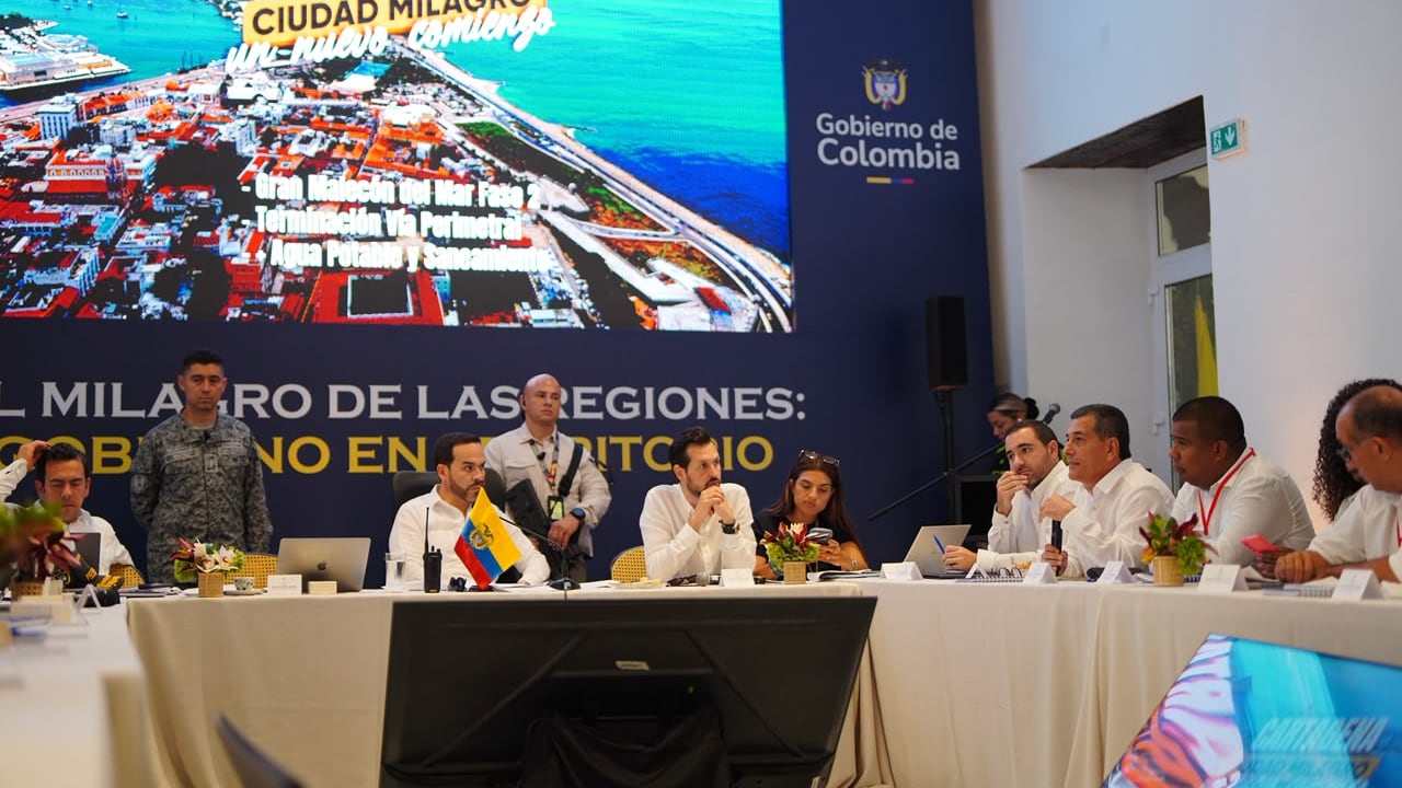 El presidente Abelardo De La Espriella anunció el traslado de la Dirección General Marítima (DIMAR) de Bogotá a Cartagena, con el propósito de acercar la entidad a las zonas marítimas que tiene bajo su jurisdicción.