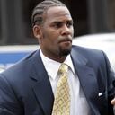 Cantante R. Kelly deberá permanecer en la cárcel 30 años, tras ser encontrado responsable de delitos sexuales.