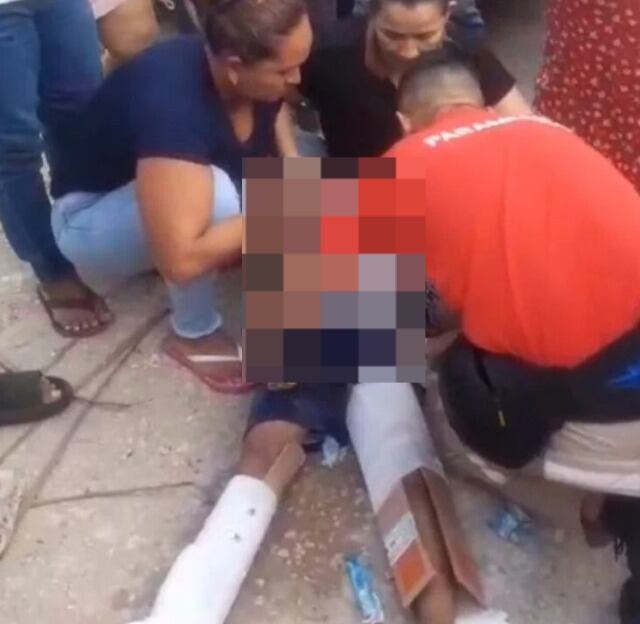 Momentos en los que el menor recibía primeros auxilios