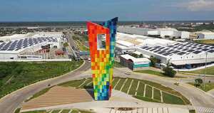 El monumento se encuentra ubicado sobre la avenida Circunvalar de Barranquilla.