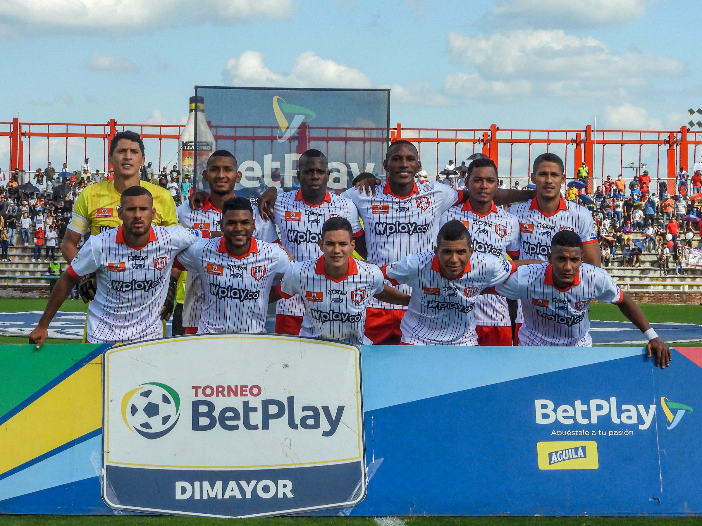 VILLAVICENCIO - COLOMBIA, 04-12-2021: Llaneros F. C. y Unión Magdalena durante partido de la fecha 6 de los cuadrangulares semifinales por el Torneo BetPlay DIMAYOR II 2021 en el estadio Bello Horizonte en la ciudad de Villavicencio. / Llaneros F. C. and Union Magdalena during a match of the 6th date of the quarter semifinals for the BetPlay DIMAYOR II 2021 at the Bello Horizonte stadium in Villavicencio city. / Photo: VizzorImage / Daniel Gongora / Cont.
