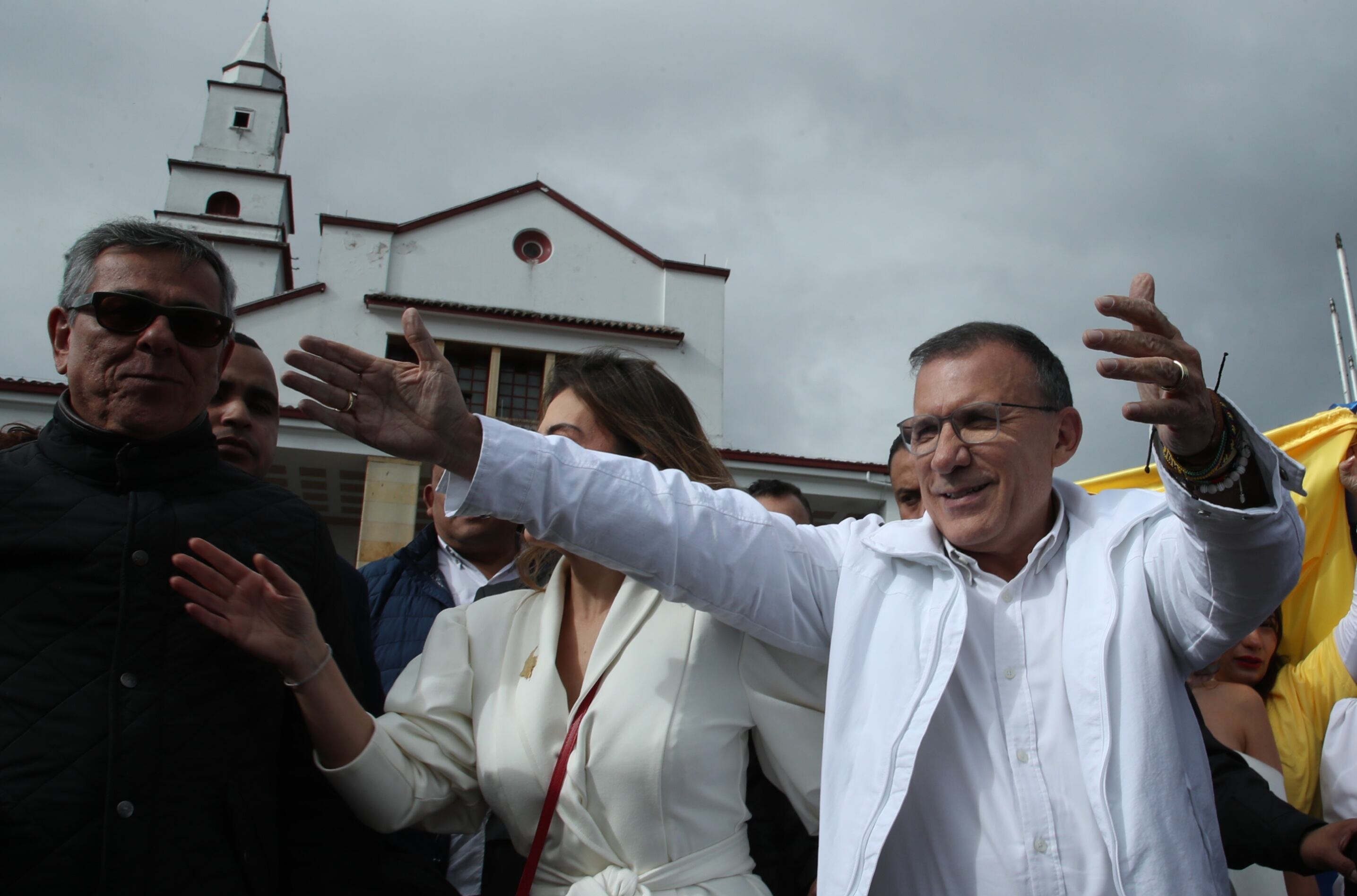Roy Barreras, anuncia su precandidatura presidencial desde Monserrate.