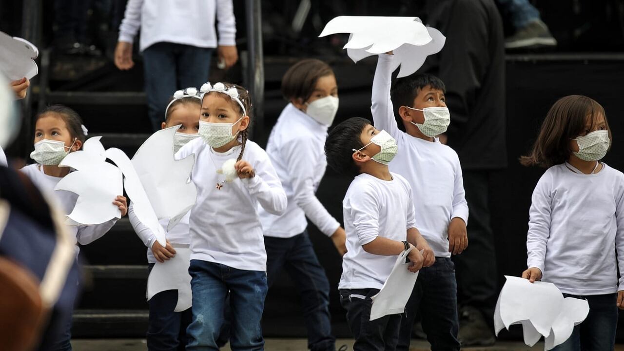 Acto de conmemoración 5 años del acuerdo de paz coro Hijos de la Paz con António Guterres Secretario General de la ONU