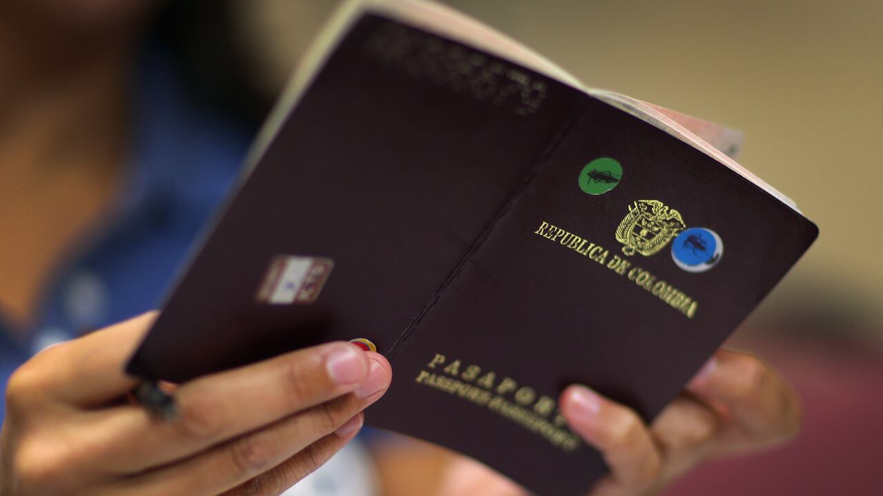 Pasaporte colombiano. (Photo by Joe Raedle/Getty Images)