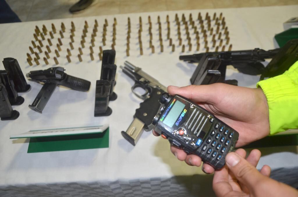 Radio de comunicación con el que, presuntamente, alias Marcos hablaba con alias Gonzalito.