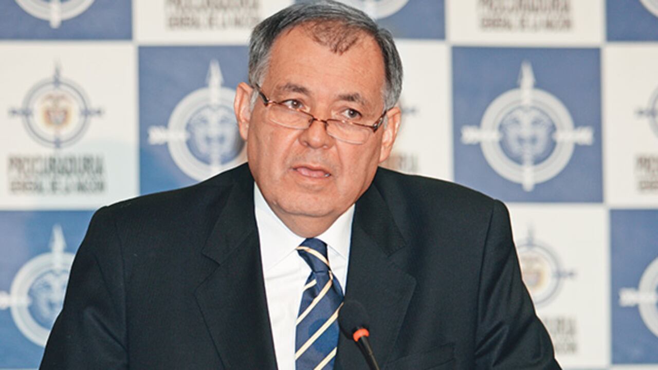 El procurador Alejandro Ordóñez recusó a dos magistrados y con eso ganó el tiempo necesario para, eventualmente, voltear la torta a su favor.