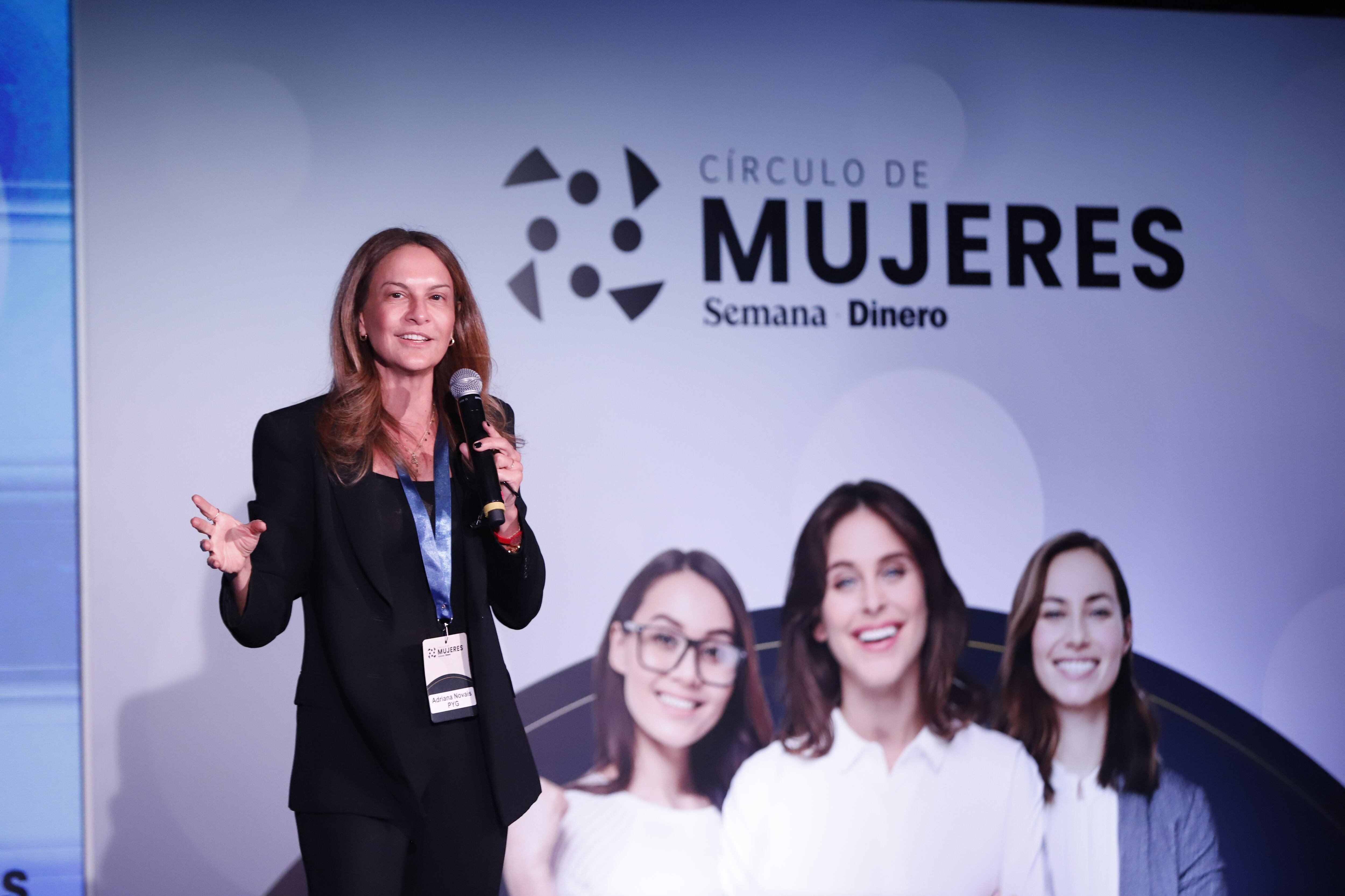 Cóctel Circulo de Mujeres