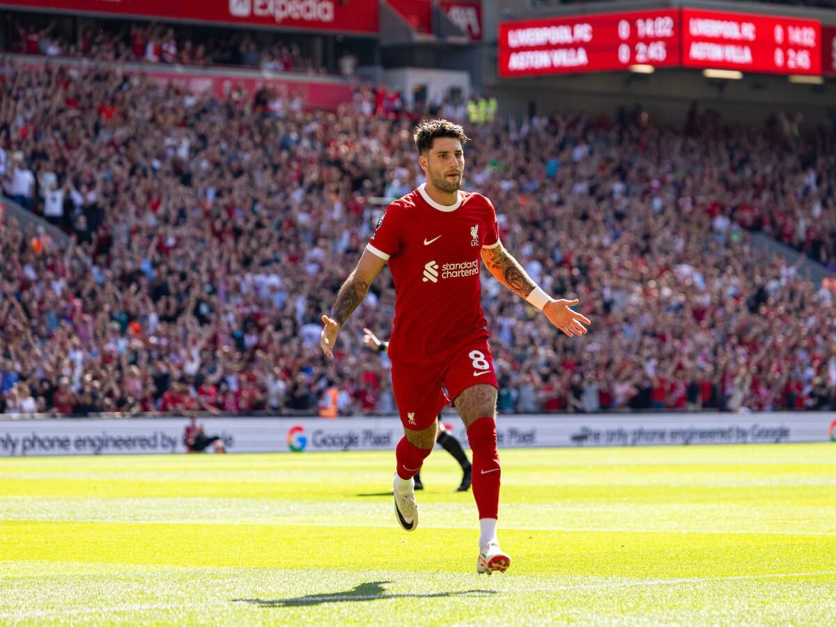 Szobo en el Liverpool celebra su gol