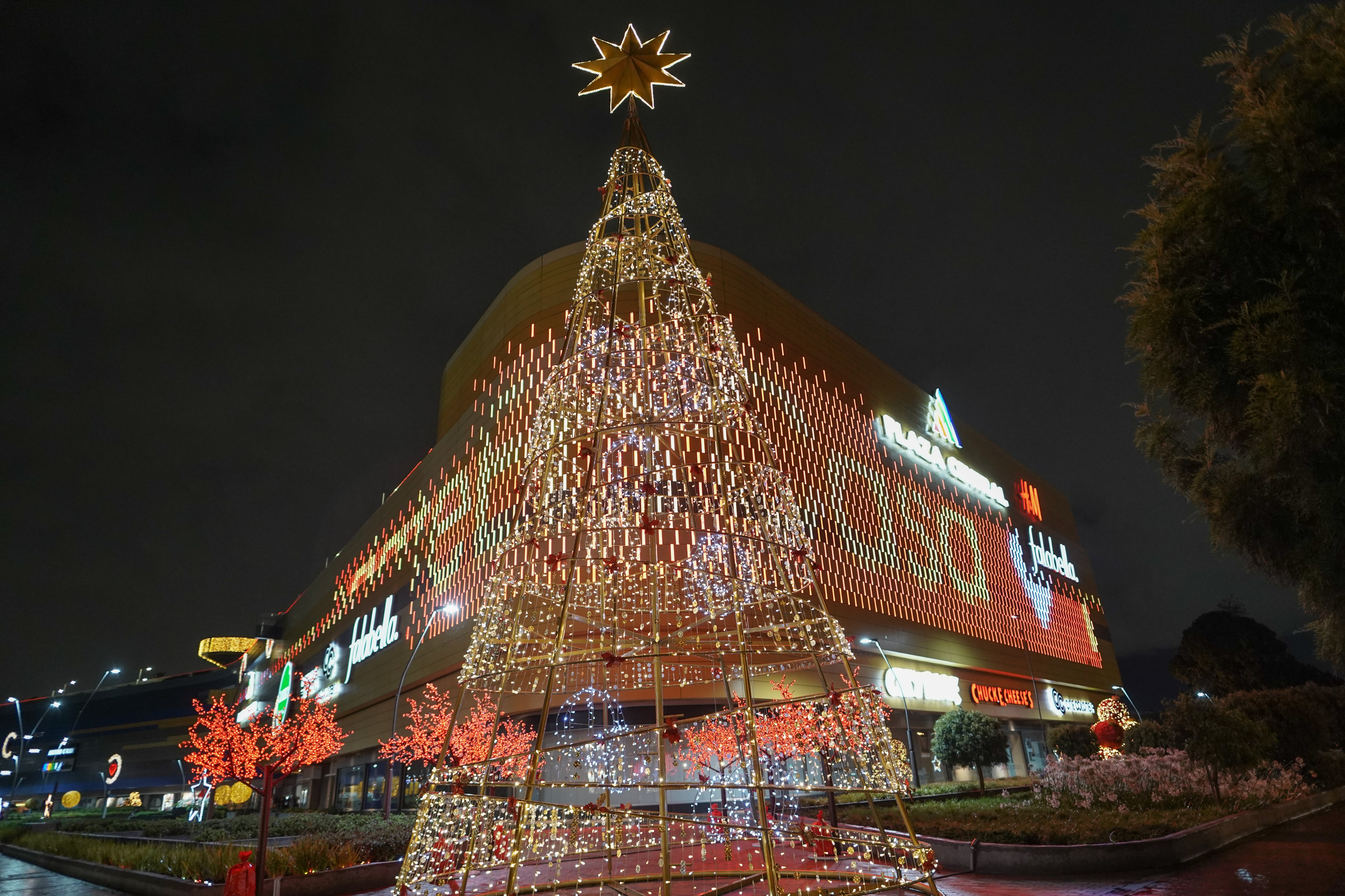 Los días 26 al 29 de noviembre y del 16 al 23 de diciembre Plaza Central tiene previsto el cierre de actividades a las 11 de la noche.
