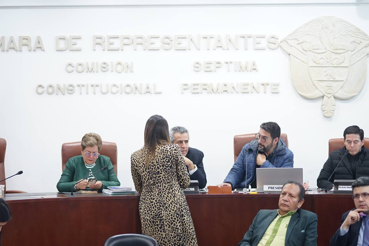 Con nueve votos a favor y cinco en contra, la Comisión Séptima aprobó ponencia positiva de la reforma laboral.