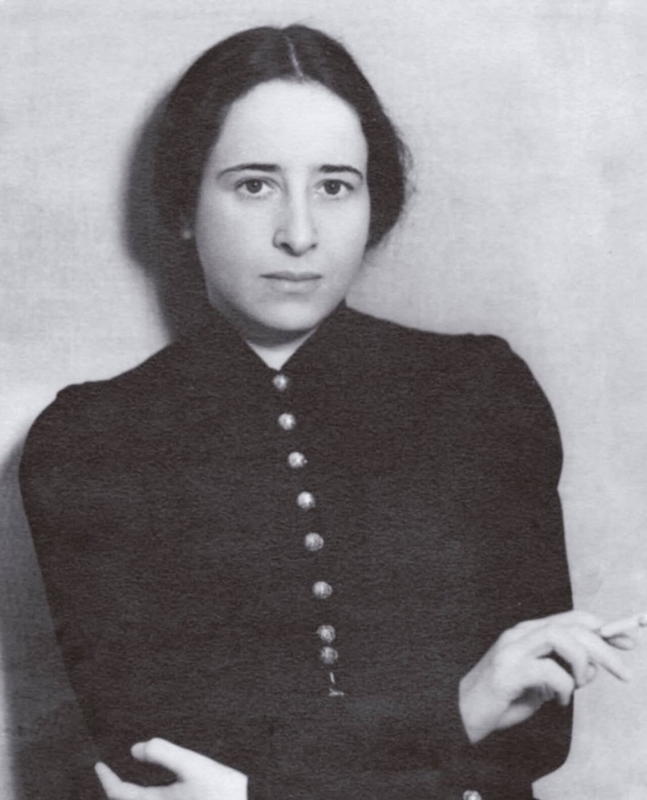 Fotografía de Hannah Arendt en 1933. Wikimedia Commons