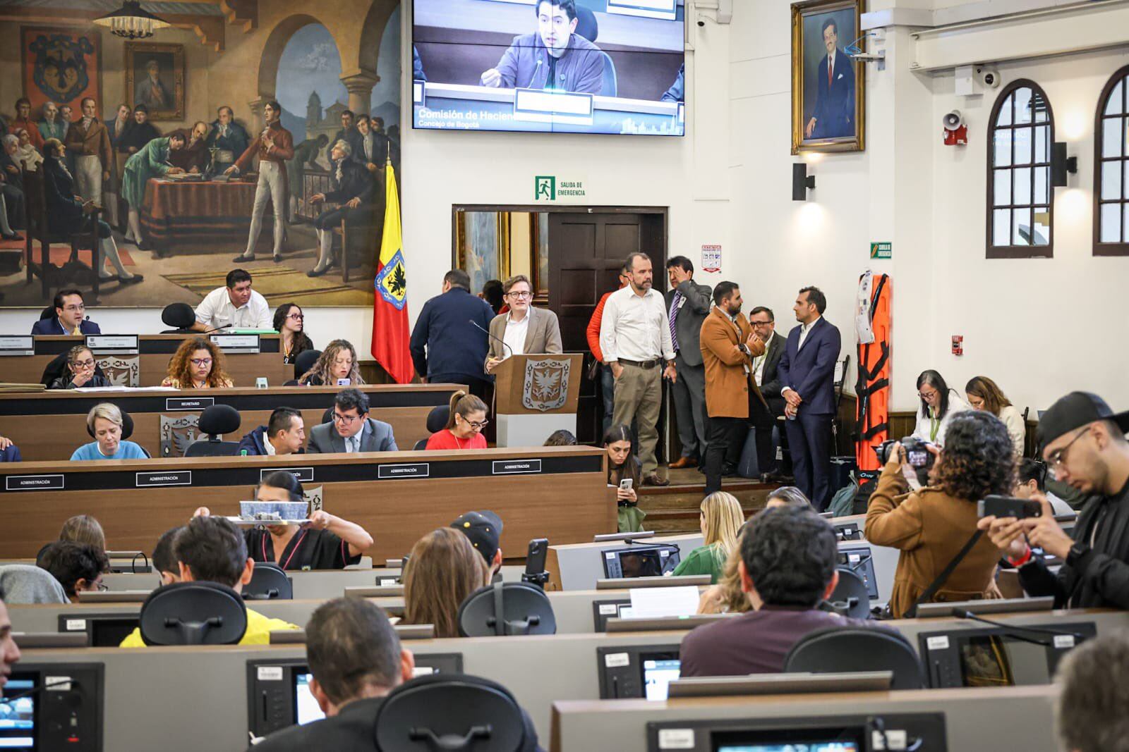 Comisión de Hacienda aprobó en primer debate el cupo de endeudamiento presentado por la administración del alcalde Carlos Fernando Galán
