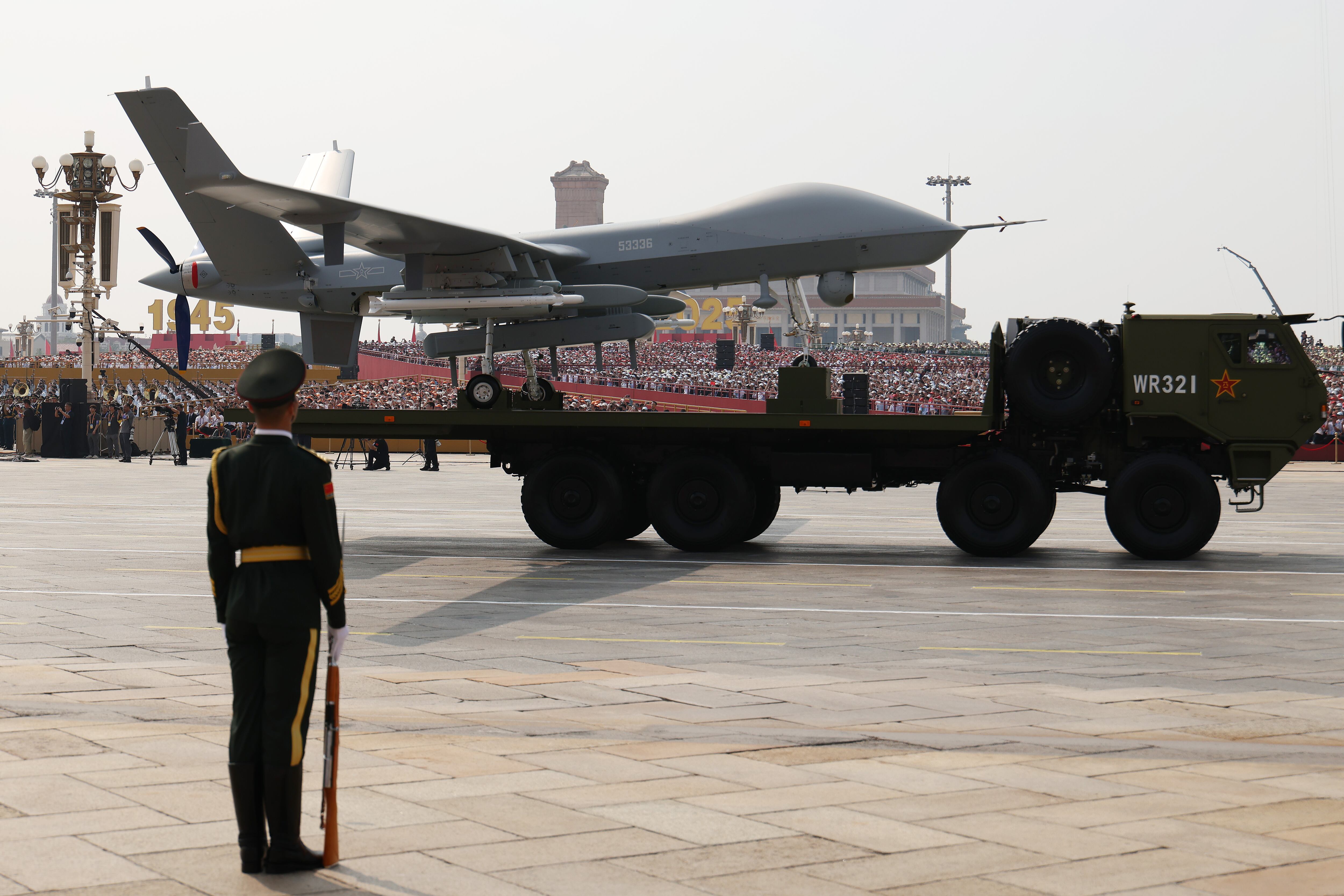 China presentó nuevos vehículos y armas durante el desfile para conmemorar los 80 años de la victoria sobre Japón en la Segunda Guerra Mundial.