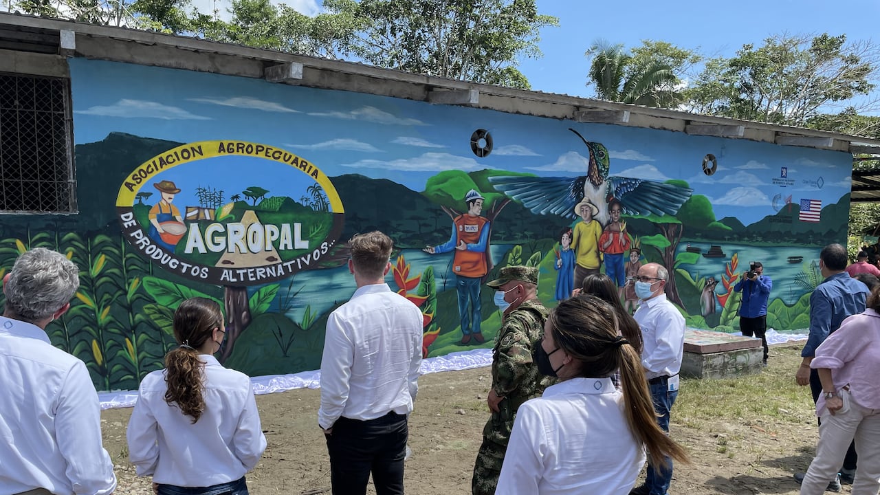 Mural homenaje víctimas minas antipersonal en Puerto Asís en el departamento de Putumayo.