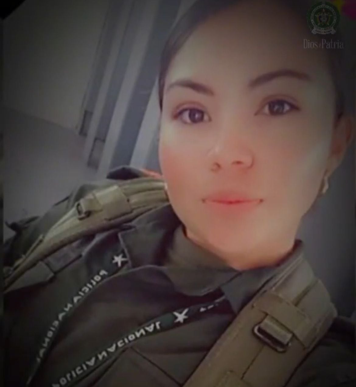 Policía de Santander exaltó a la patrullera, Lady Jaimes, que atiende a su hijo con hemofilia.
