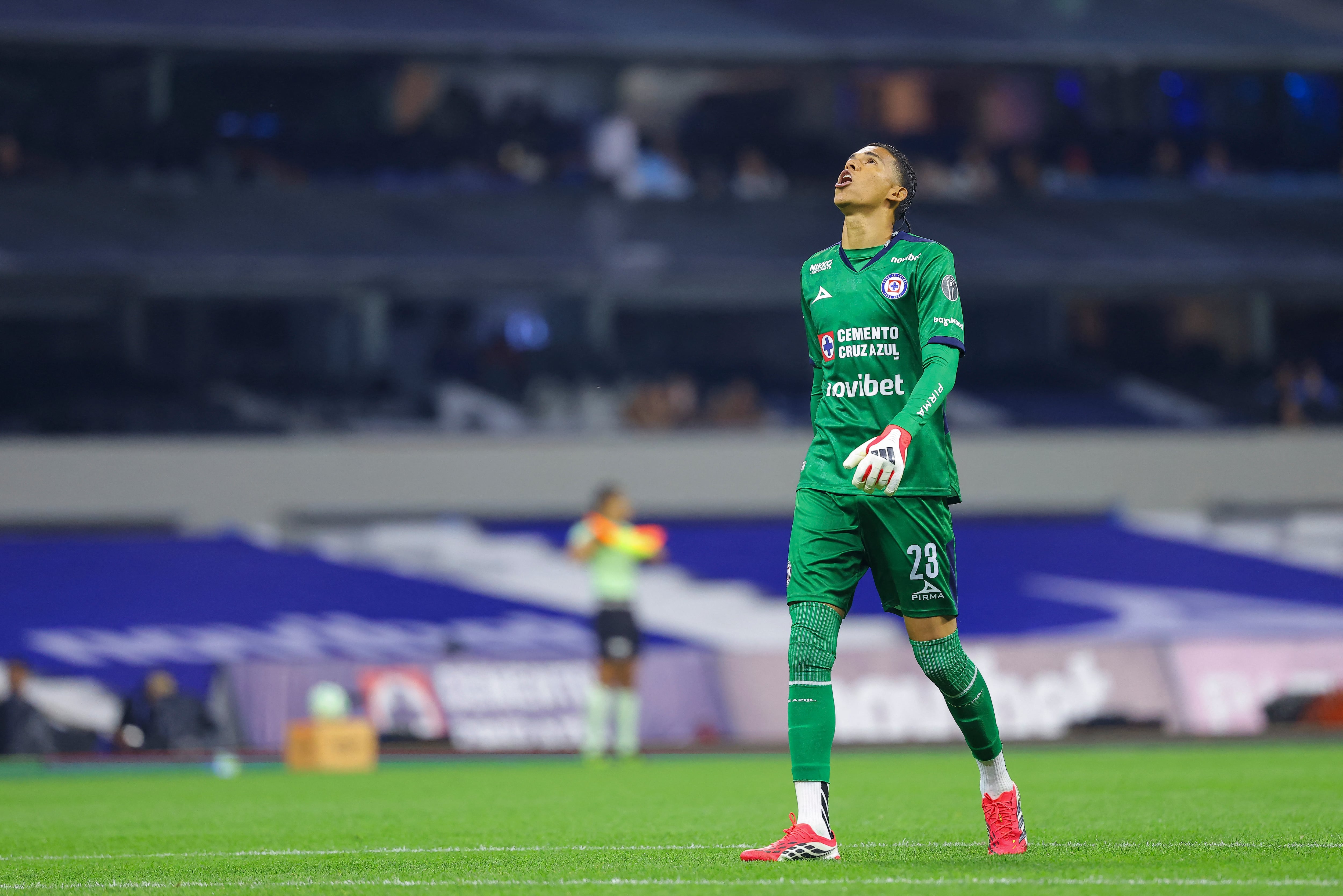 MEXICO CITY, MEXICO - APRIL 26: Kevin Mier of Cruz Azul celebrates the team's first goal by Jose Paradela (not in the image) during the 17th round match between Cruz Azul and Necaxa as part of the Torneo Clausura 2026 Liga MX at Estadio Banorte on April 26, 2026 in Mexico City, Mexico. (Photo by Agustin Cuevas/Getty Images) (Photo by AGUSTIN CUEVAS / Getty Images South America / Getty Images via AFP)
