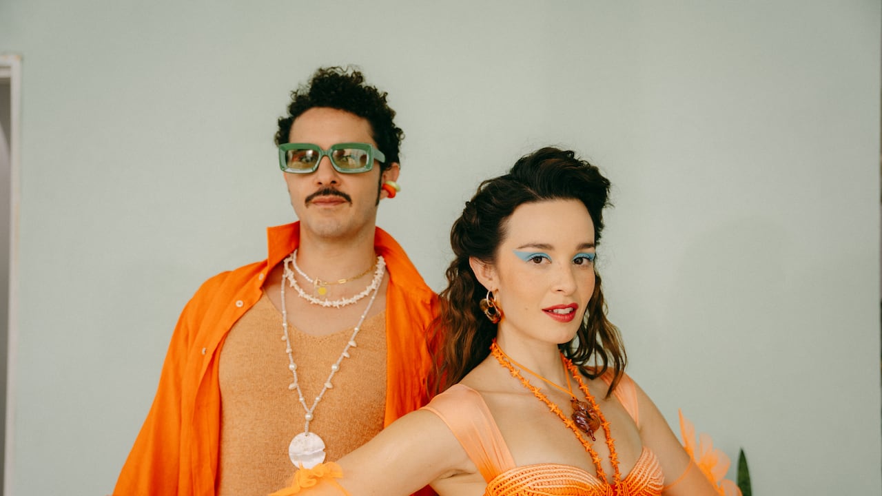 Catalina García y Santiago Prieto integrantes de Monsieur Periné conversaron con SEMANA sobre su nuevo sencillo, la inclusión de nuevos ritmos en su música, así como la violencia en Colombia.