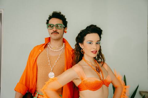 Catalina García y Santiago Prieto integrantes de Monsieur Periné conversaron con SEMANA sobre su nuevo sencillo, la inclusión de nuevos ritmos en su música, así como la violencia en Colombia.