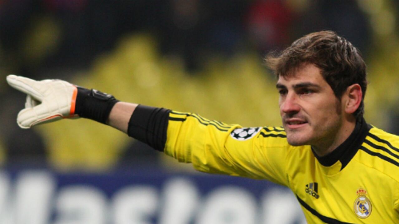 10 - Iker Casillas, la leyenda del Real Madrid tiene en Twitter alrededor de 1,52 millones de seguidores.