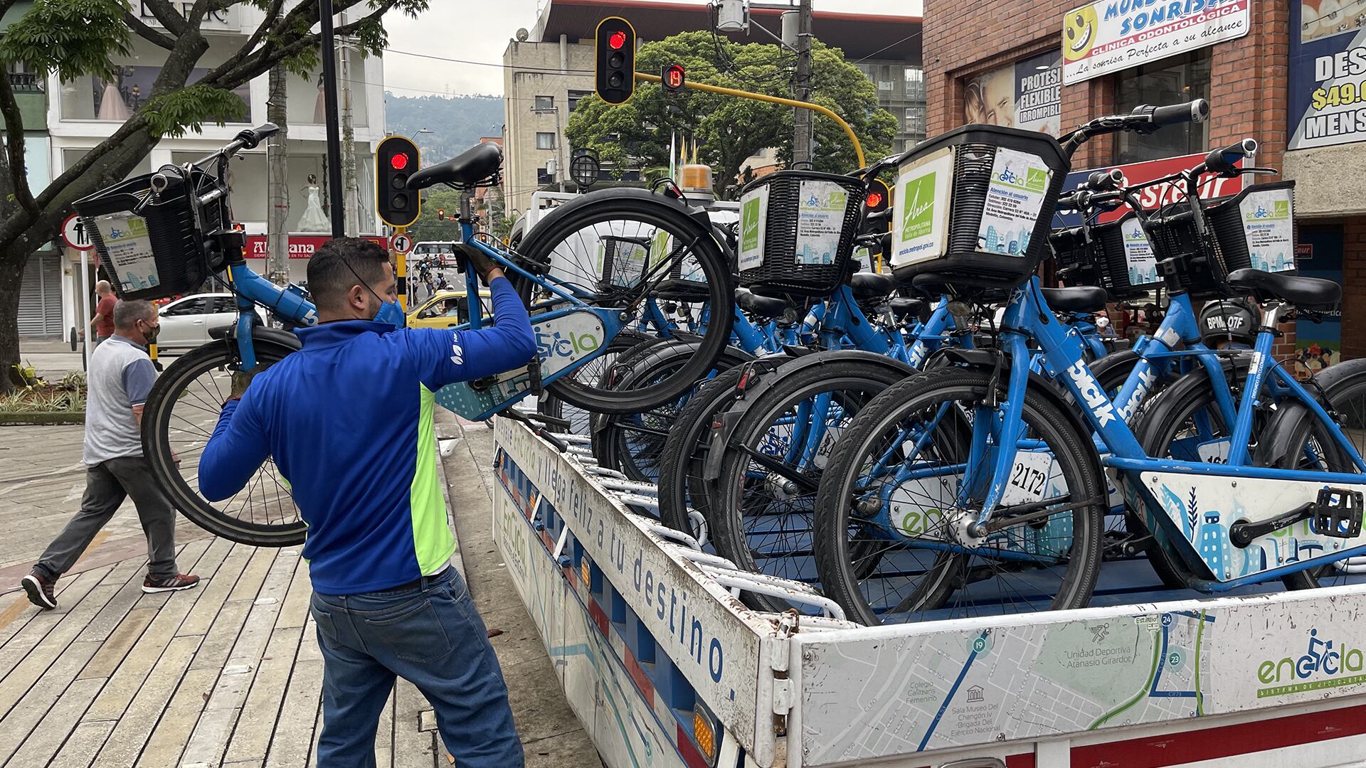 EnCicla recibe al día cerca de 300 a 350 llamadas telefónicas con reportes de la operación o para  solicitar asesoría y acompañamiento en el registro en el sistema.