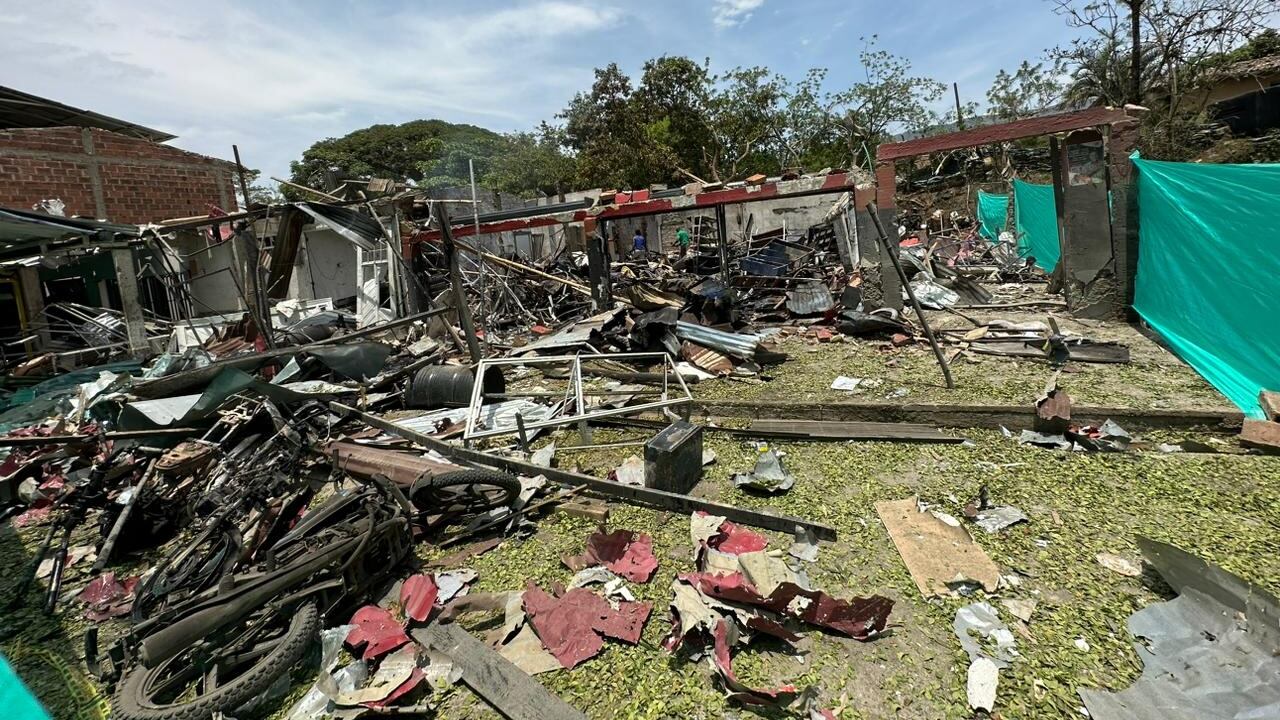 Infraestructura destruida tras ataque de carrobomba