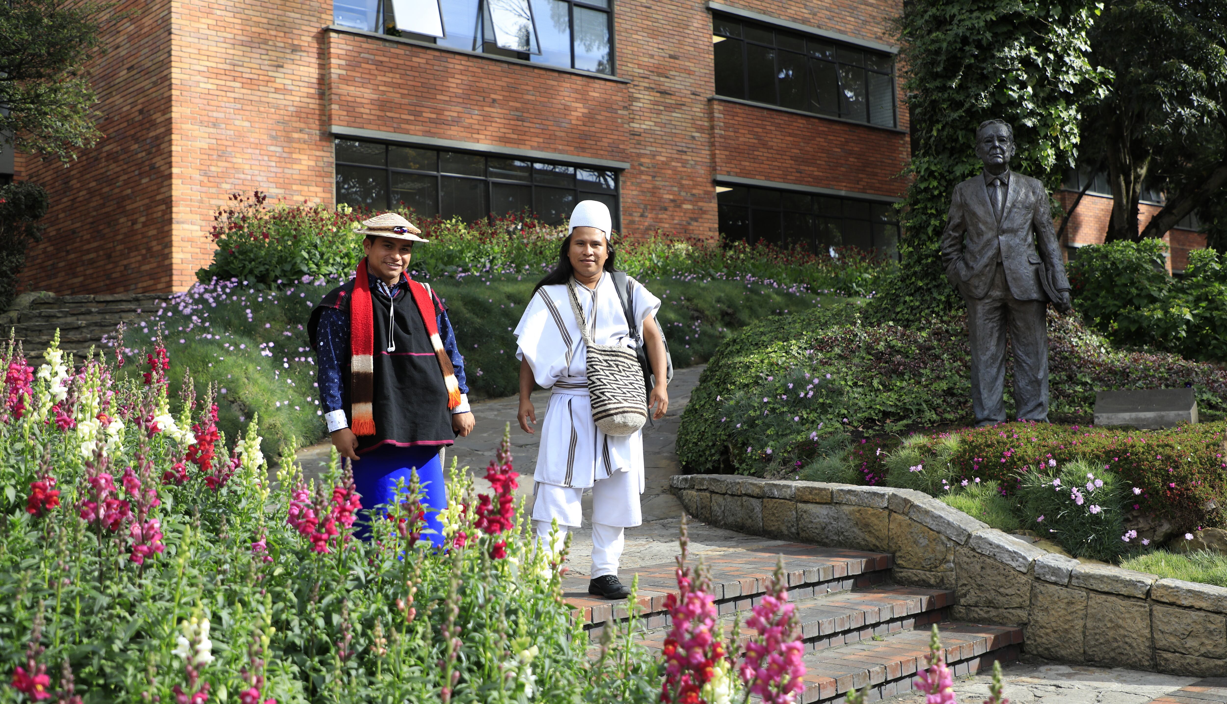 La Universidad Externado busca asegurarse de que sus estudiantes se apropien de los conocimientos y herramientas relacionados con asuntos ambientales, sociales y de gobernanza.