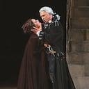 La soprano rusa Anna Netrebko y el barítono Dimitri Hvorostovsky, interpretan 'El trovador', de Guiseppe Verdi. Crédito: Marty Sohl/ Metropolitan Opera.